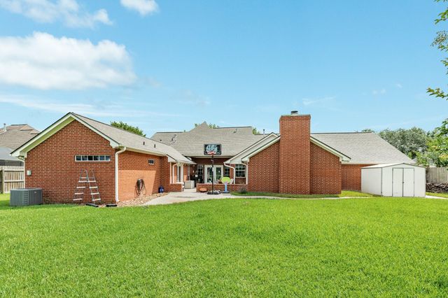 914 Oleander Street, Lake Jackson, TX 77566