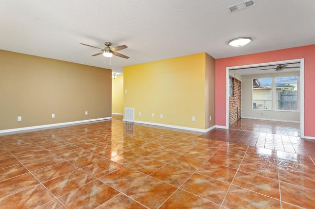 5195 Laurel Street, Beaumont, TX 77707