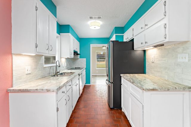 5195 Laurel Street, Beaumont, TX 77707