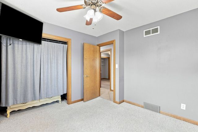8021 8th Street W, Rock Island, IL 61201
