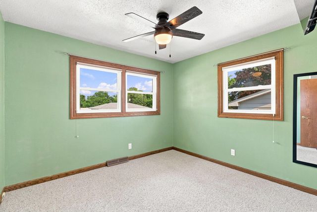 8021 8th Street W, Rock Island, IL 61201