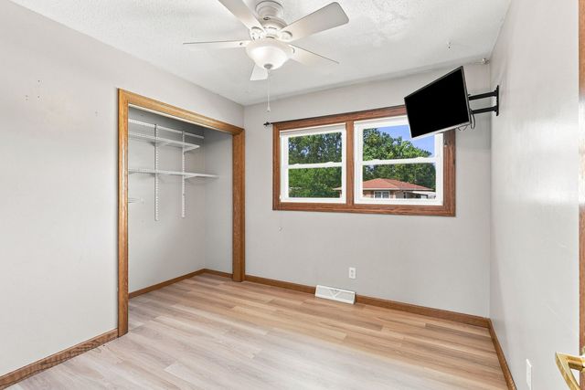 8021 8th Street W, Rock Island, IL 61201