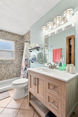 8021 8th Street W, Rock Island, IL 61201