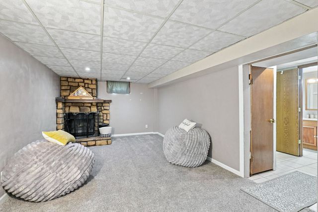 8021 8th Street W, Rock Island, IL 61201