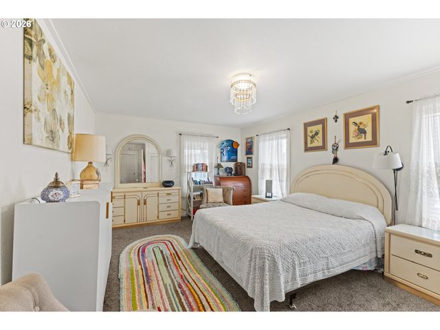 131 BENDER St, Myrtle Point, OR 97458