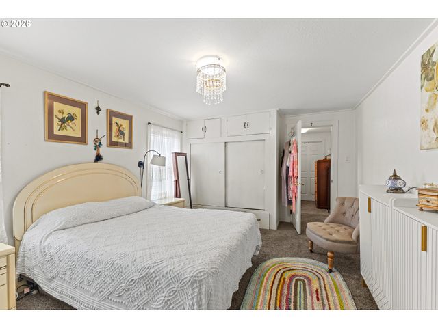 131 BENDER St, Myrtle Point, OR 97458