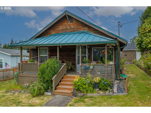 131 BENDER St, Myrtle Point, OR 97458