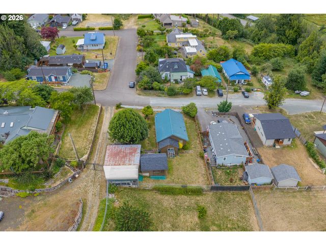 131 BENDER St, Myrtle Point, OR 97458