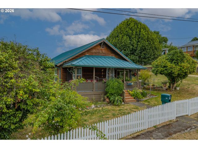 131 BENDER St, Myrtle Point, OR 97458
