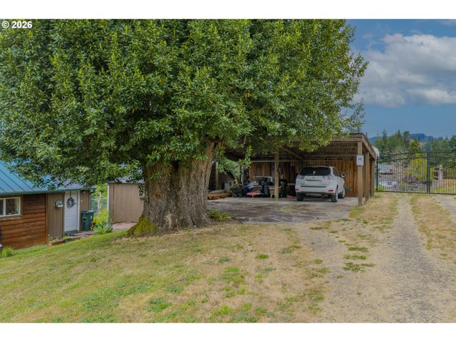 131 BENDER St, Myrtle Point, OR 97458