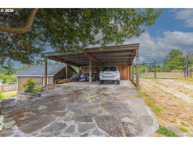 131 BENDER St, Myrtle Point, OR 97458