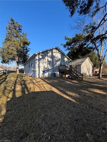 836 Donnell Street, Kernersville, NC 27284