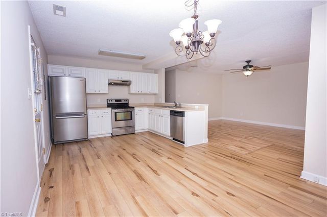 836 Donnell Street, Kernersville, NC 27284