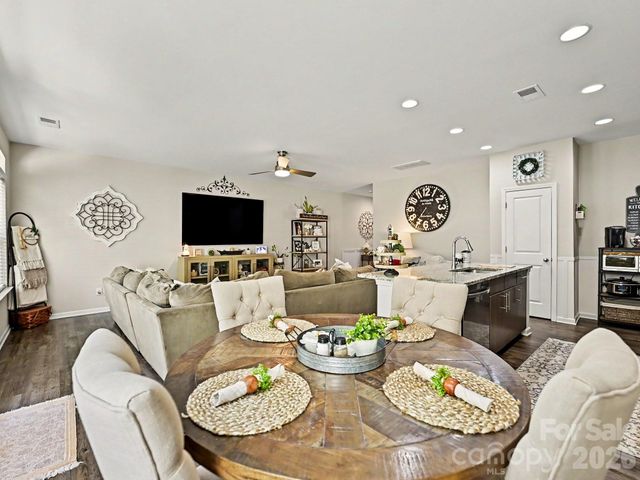 2704 Cregstone Way, Fort Mill, SC 29715