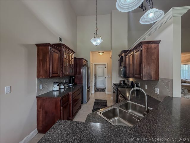 13002 E 114th Court North, Owasso, OK 74055