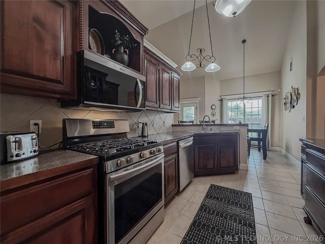 13002 E 114th Court North, Owasso, OK 74055