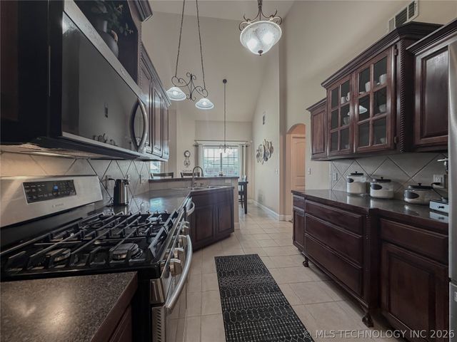 13002 E 114th Court North, Owasso, OK 74055
