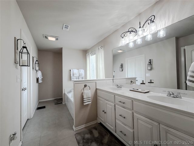13002 E 114th Court North, Owasso, OK 74055