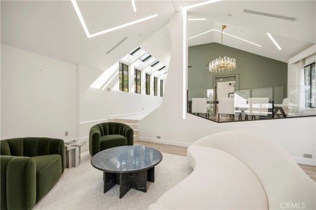 1864 Arvin Dr., Glendale, CA 91208