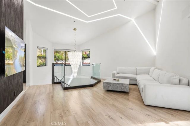 1864 Arvin Dr., Glendale, CA 91208