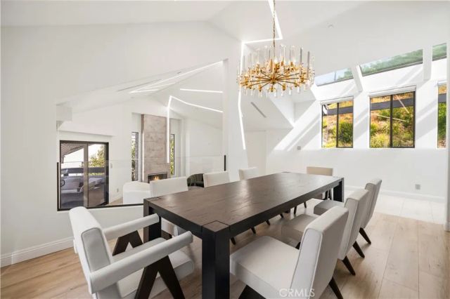 1864 Arvin Dr., Glendale, CA 91208