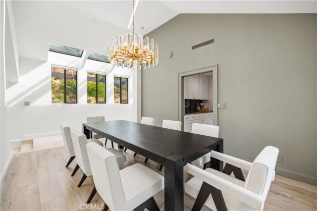 1864 Arvin Dr., Glendale, CA 91208