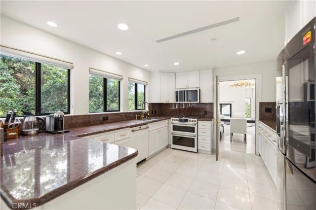 1864 Arvin Dr., Glendale, CA 91208