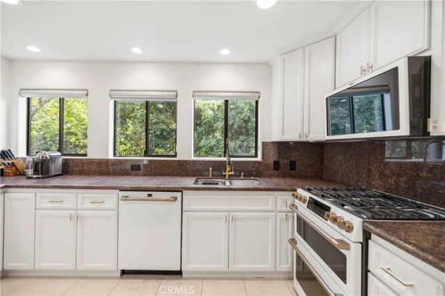 1864 Arvin Dr., Glendale, CA 91208