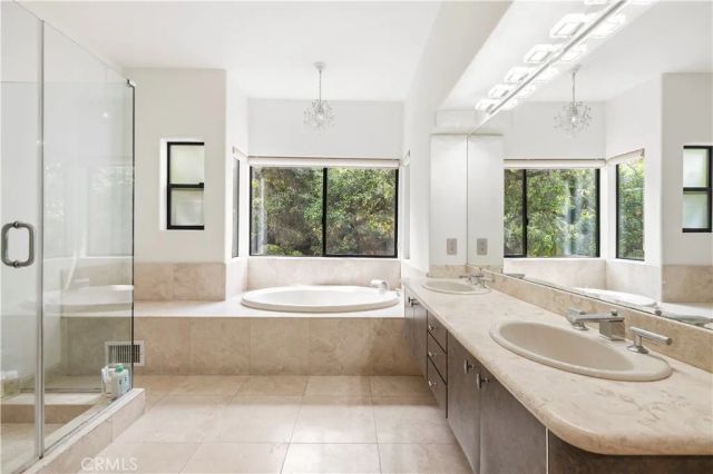 1864 Arvin Dr., Glendale, CA 91208