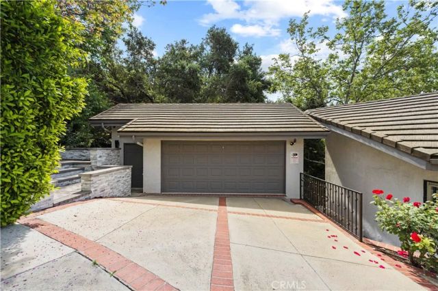 1864 Arvin Dr., Glendale, CA 91208