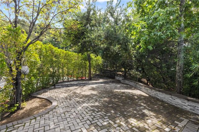 1864 Arvin Dr., Glendale, CA 91208