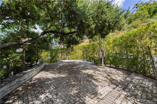 1864 Arvin Dr., Glendale, CA 91208