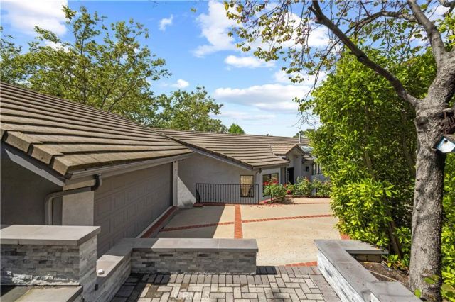 1864 Arvin Dr., Glendale, CA 91208