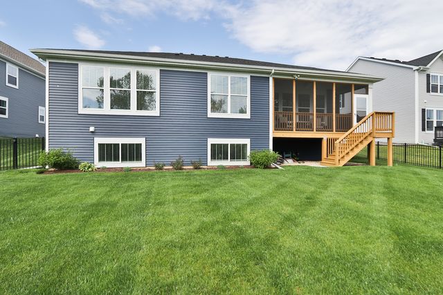 10240 Amos Street, Huntley, IL 60142
