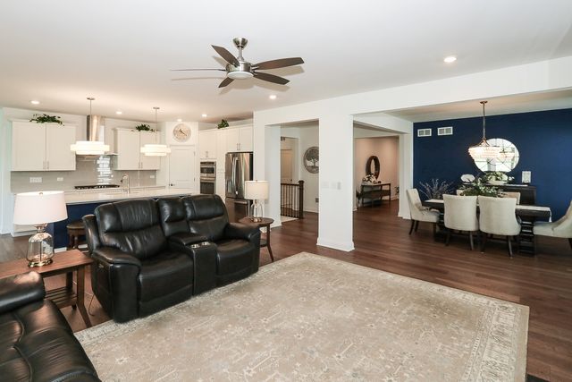 10240 Amos Street, Huntley, IL 60142