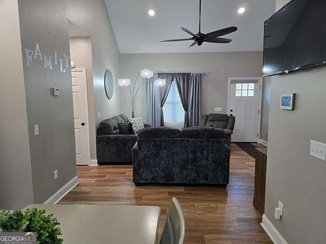153 Clare, Fitzgerald, GA 31750