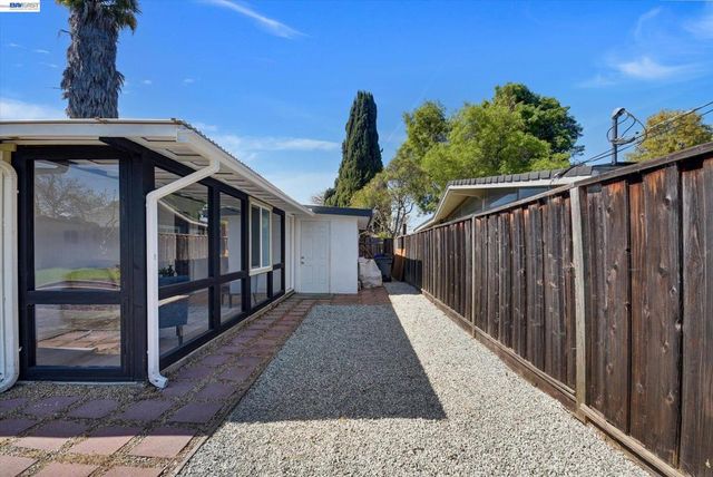 1215 Oak Creek Way, Sunnyvale, CA 94089