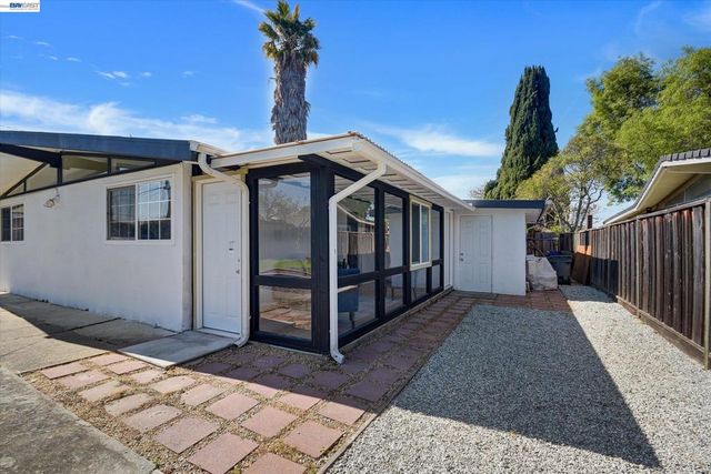 1215 Oak Creek Way, Sunnyvale, CA 94089