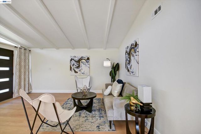 1215 Oak Creek Way, Sunnyvale, CA 94089