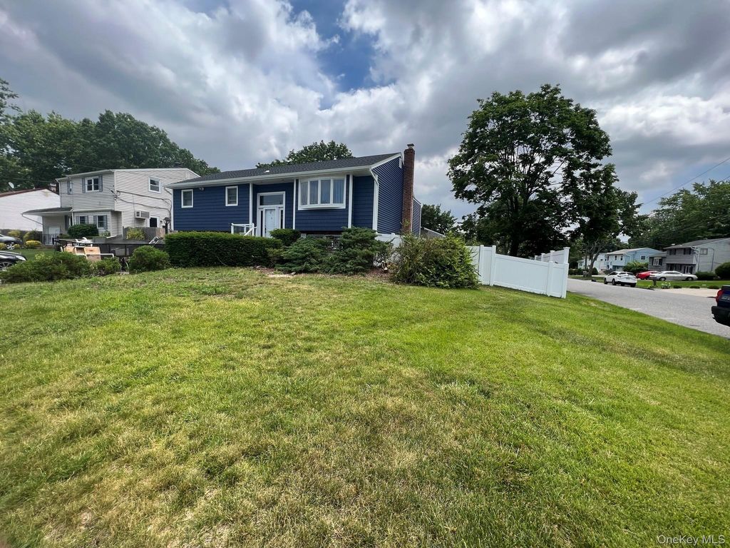 48 Franco Avenue, Selden, NY 11784