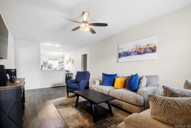 5000 Red Fox Trl, Bauxite, AR 72011