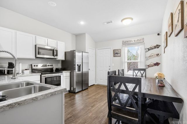 5000 Red Fox Trl, Bauxite, AR 72011