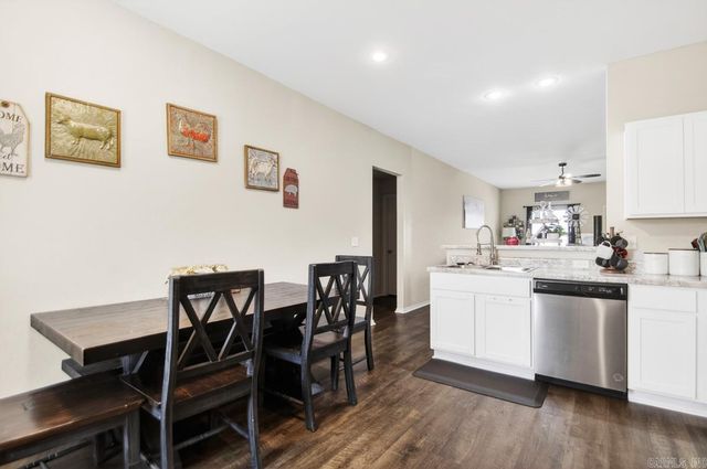 5000 Red Fox Trl, Bauxite, AR 72011