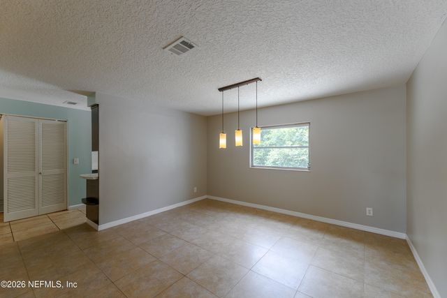 7876 ARBLE Drive, Jacksonville, FL 32211