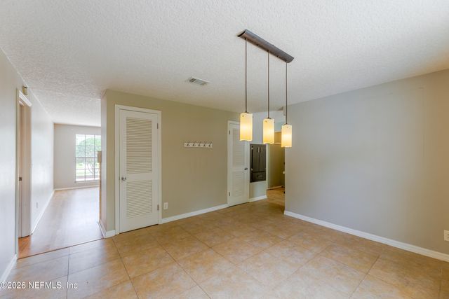 7876 ARBLE Drive, Jacksonville, FL 32211