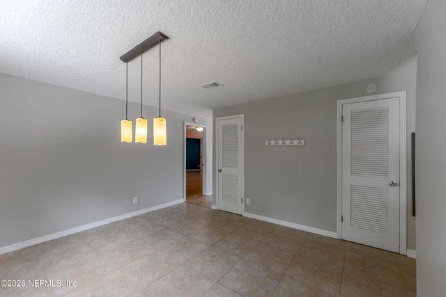 7876 ARBLE Drive, Jacksonville, FL 32211