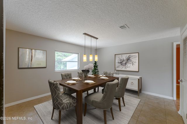 7876 ARBLE Drive, Jacksonville, FL 32211