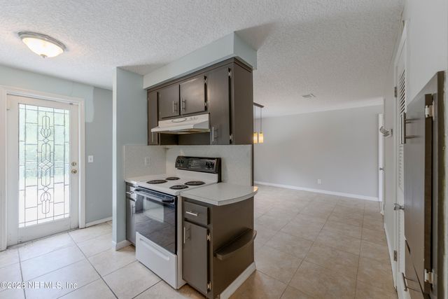 7876 ARBLE Drive, Jacksonville, FL 32211