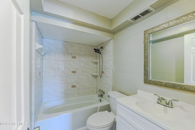 7876 ARBLE Drive, Jacksonville, FL 32211