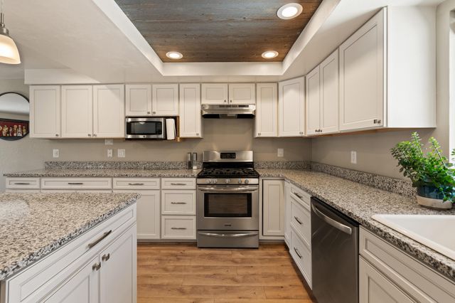 2642 Hawaiian Avenue, Medford, OR 97504